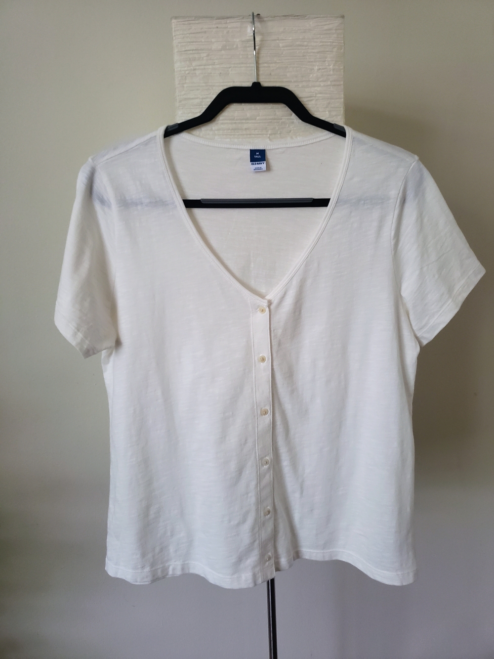 SOLD - Old Navy White Button-Down Top M Tall V-Neck Short Sleeve Cotton NWT - Picture 8 of 11